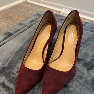Michael Kors Women's Burgundy velvet  Pumps